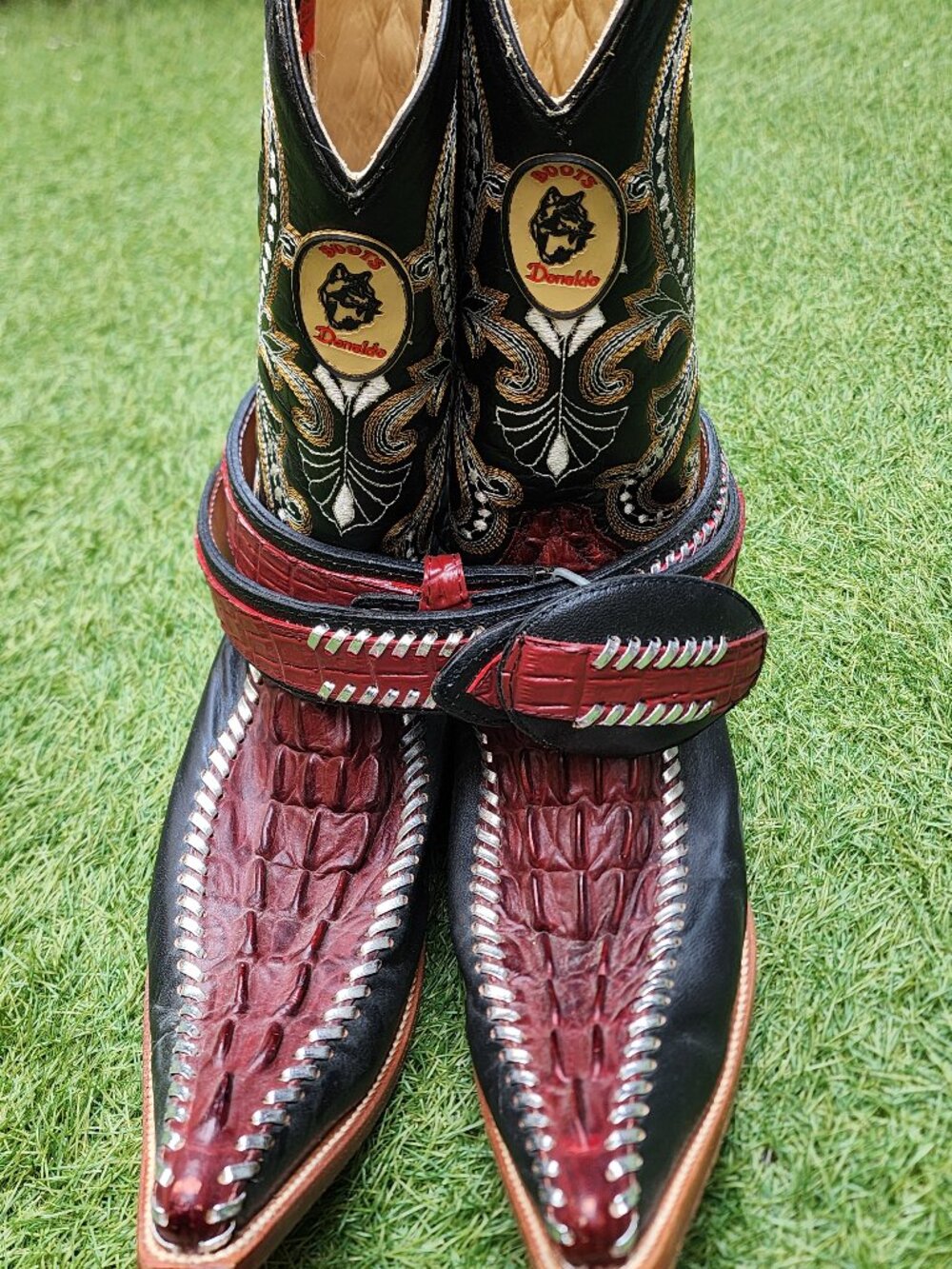 Donaldo Western Wear Black & Red Crocodile Cowboy Boots + Matching Belt Set